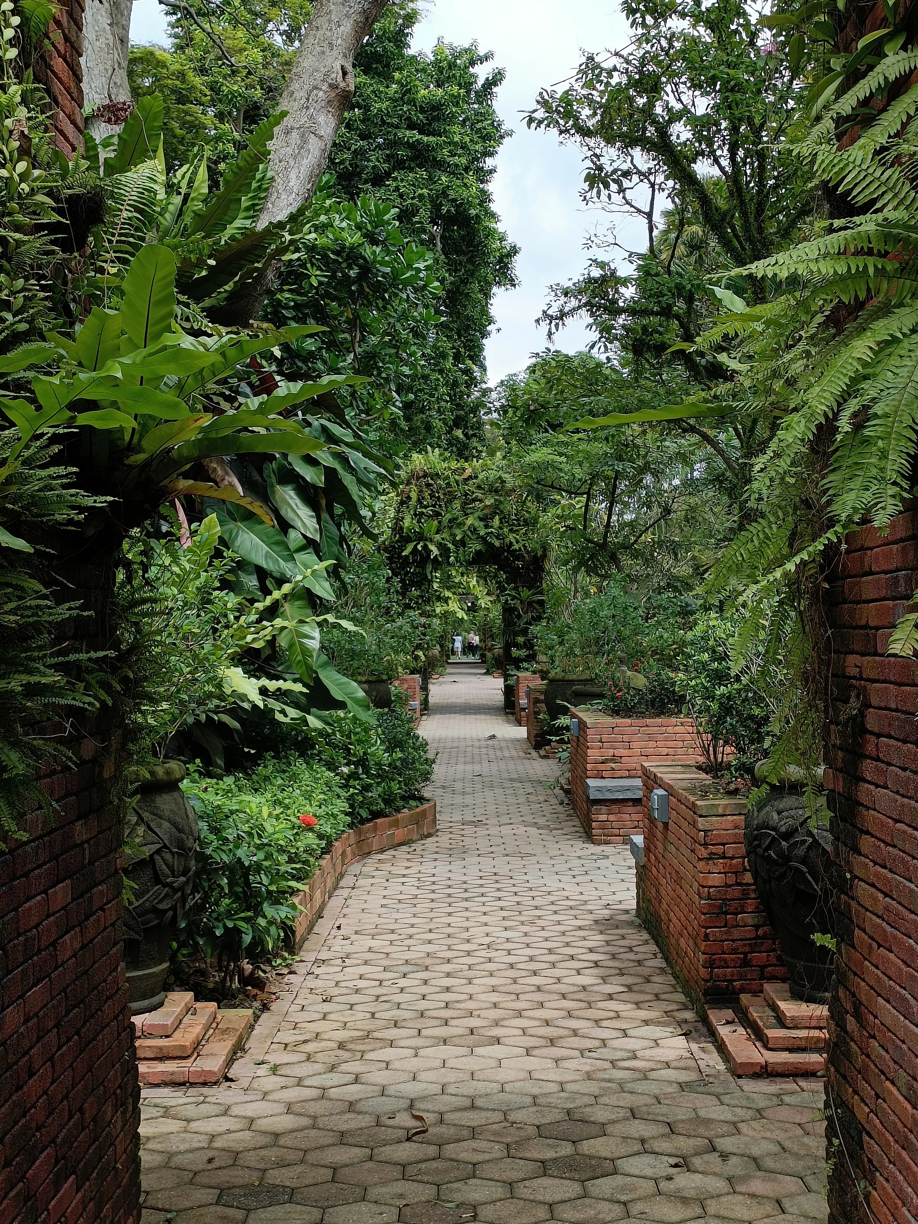 sang-nila-utama-garden.jpg